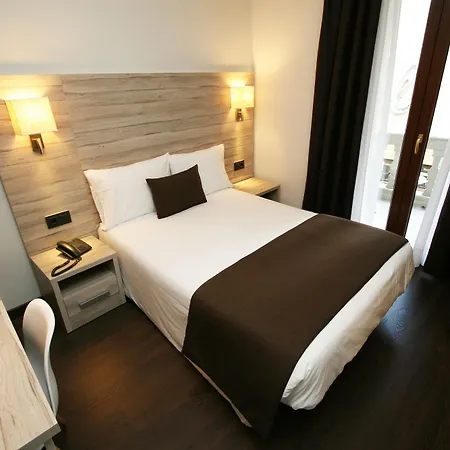 Pyrenees Hotel 3*
